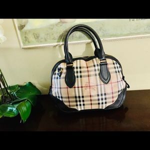Burberry purse